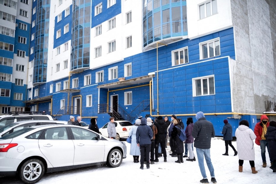 По вине застройщика в Якутске жильцы многоквартирного дома остались без света и тепла