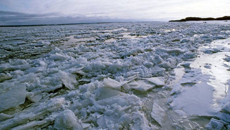 На реках Якутии шуга - наблюдается устойчивое ледообразование на водоемах