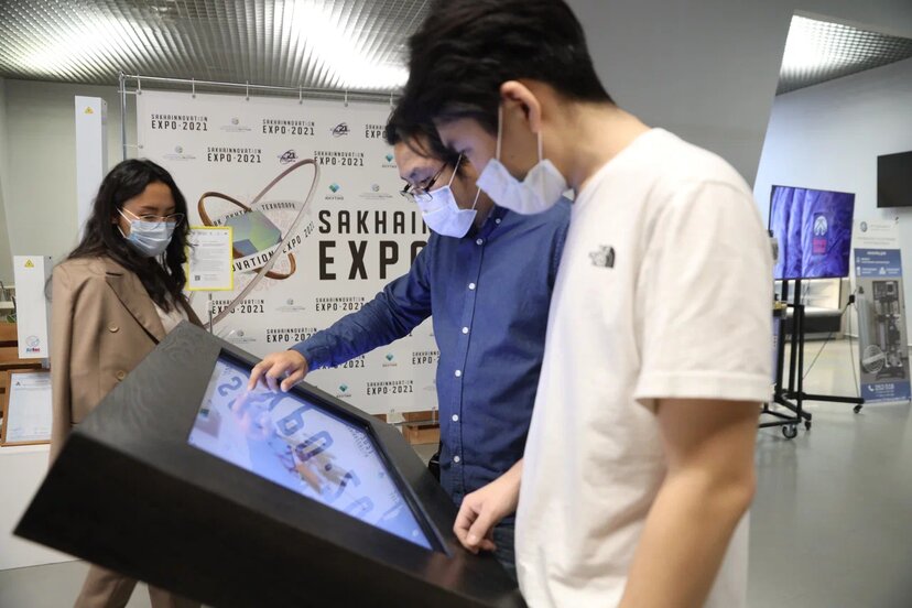 Резиденты Технопарка «Якутия» представили свои проекты на выставке, посвящённой Году науки и технологий