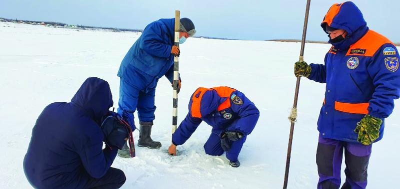 На территории Якутии функционируют две ледовые переправы
