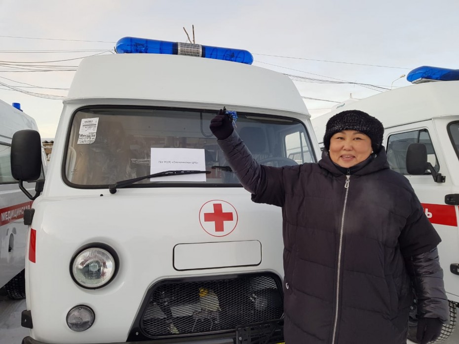 Районные больницы Якутии получили новые машины скорой медицинской помощи
