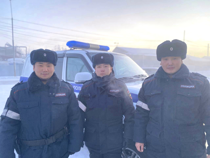 Полицейские в Якутии оказали помощь женщине, у которой произошел эпилептический приступ