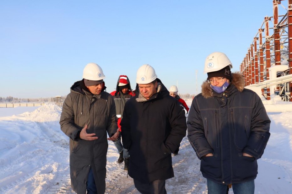 Глава правительства Якутии посетил производственные и социальные объекты ЯТЭК