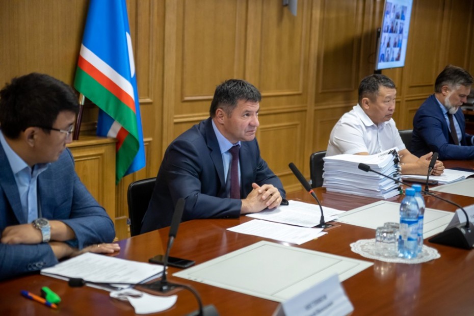 В Якутии готовят меры для поддержки экономики региона в условиях санкций