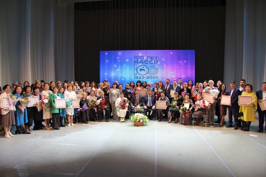Шесть якутян стали почётными работниками культуры и искусства Якутии