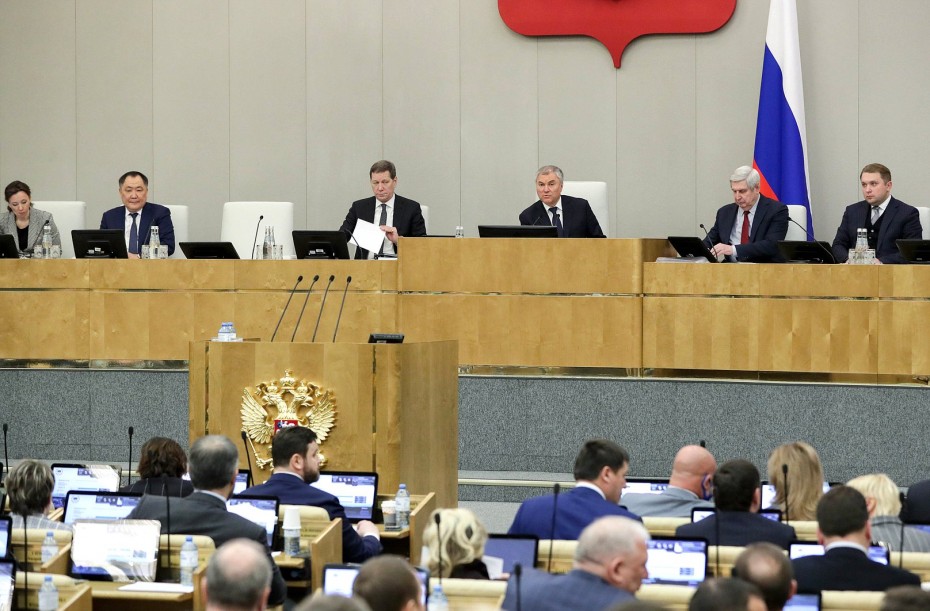 Госдума приняла закон об изменениях правил проведения выборов в России