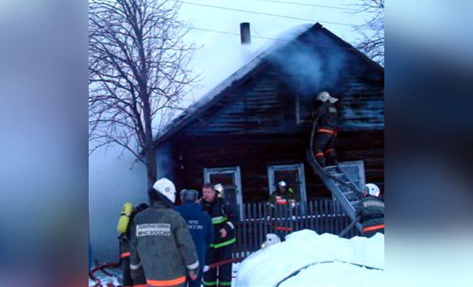 В доме с гаражом в Якутске ликвидировали возгорание