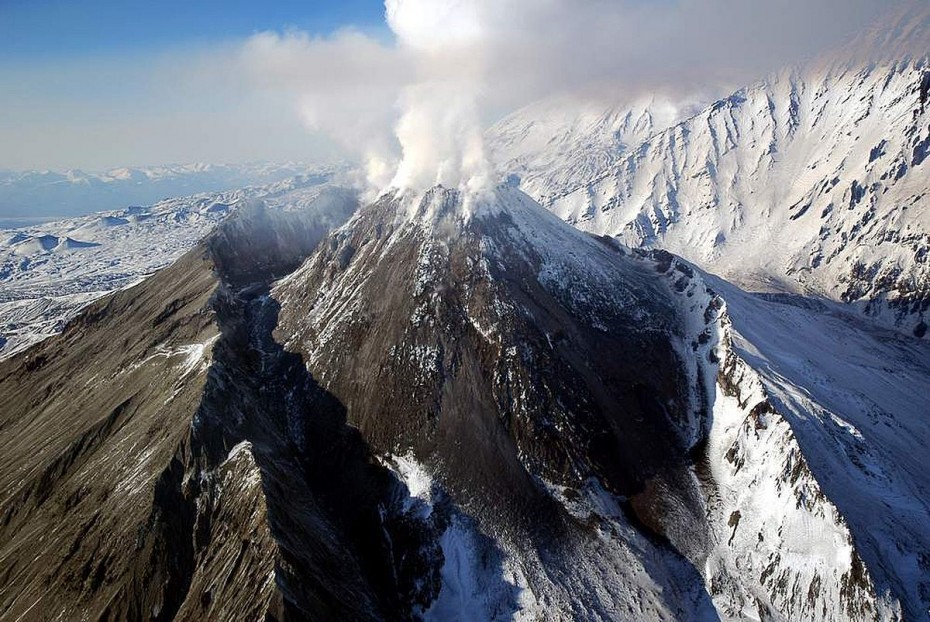 О скором извержении вулкана Безымянный на Камчатке предупредили ученые