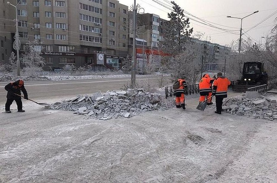 В Якутске усилят работу по очистке тротуаров после обильных снегопадов