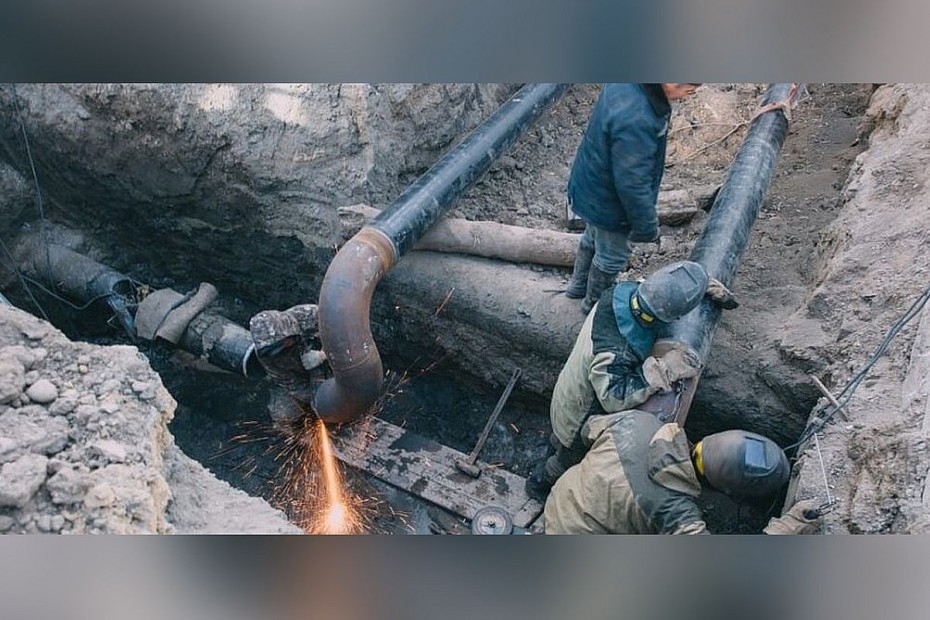 Продолжаются работы по устранению утечки на газопроводе в селе Верхневилюйск