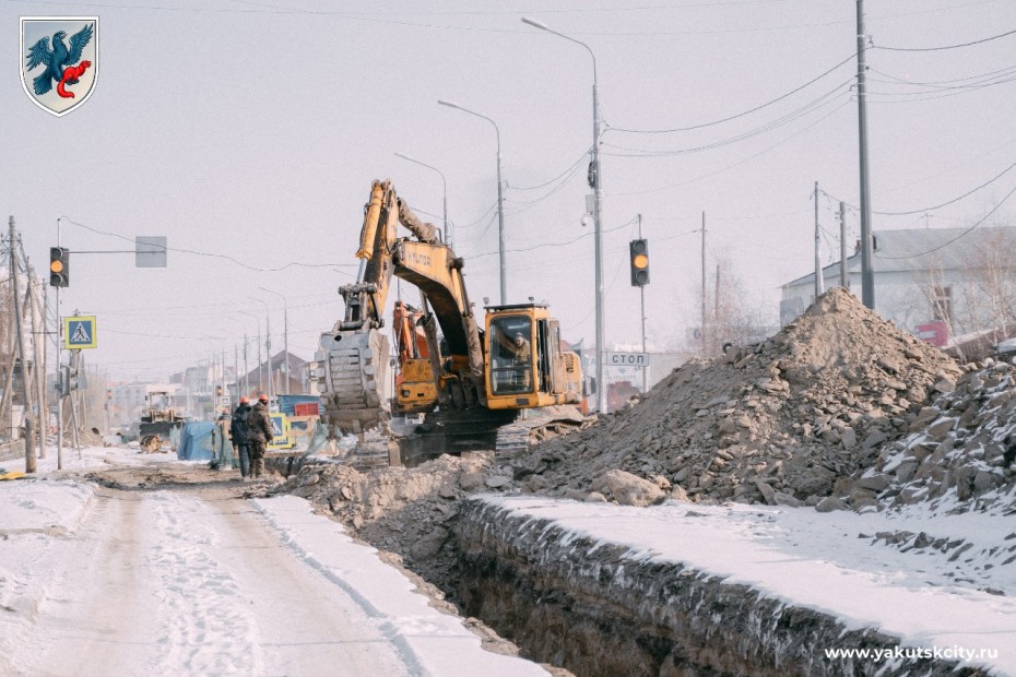 Евгений Григорьев проверил темпы строительства канализационного коллектора № 3 в Якутске