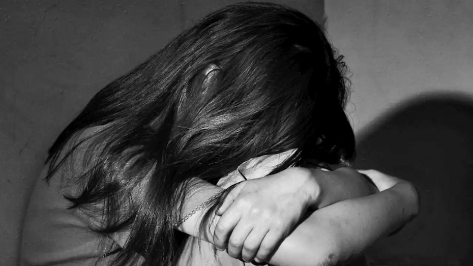 В Томпонском районе рецидивист изнасиловал девятиклассницу