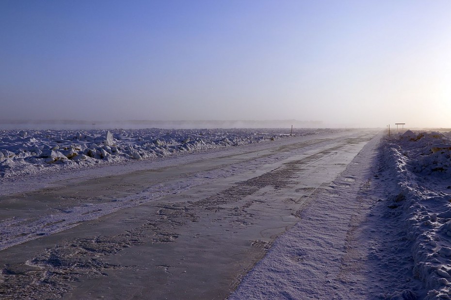 На территории Якутии функционируют 48 ледовых переправ