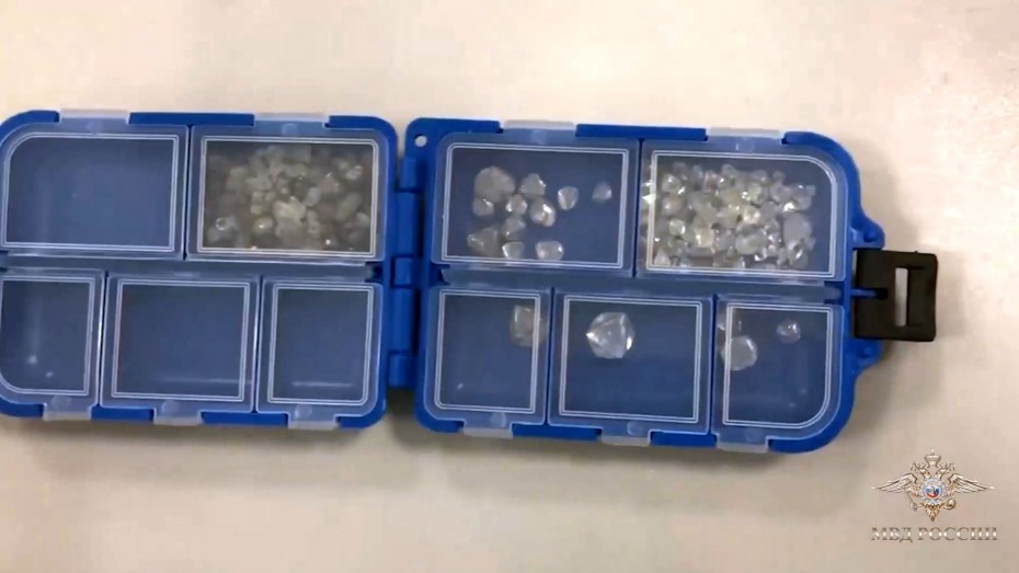 289 алмазов незаконно добыл работник обогатительной фабрики в Якутии