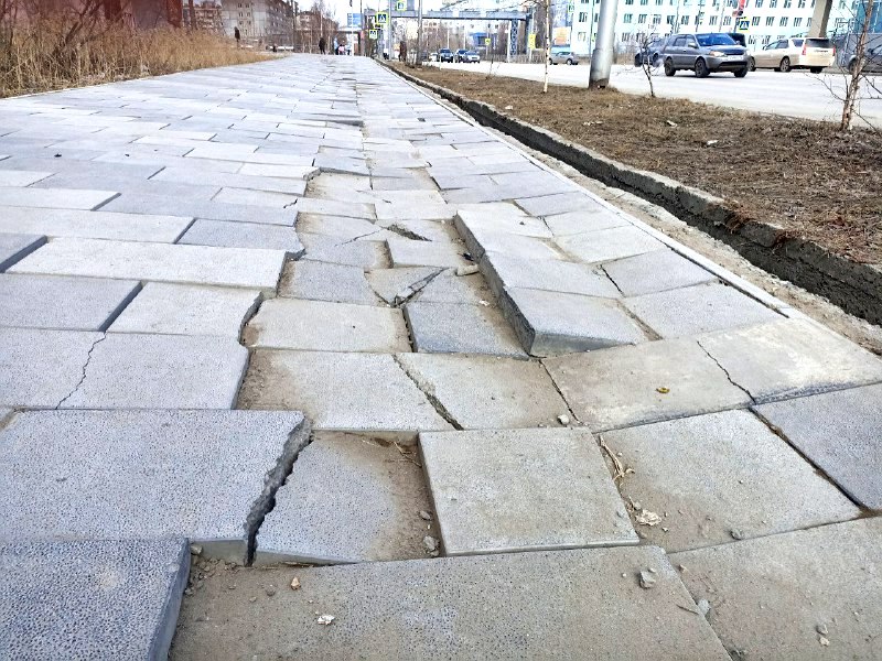 Фотофакт: Новый тротуар по Пояркова – таким же будет новый проспект Ленина?