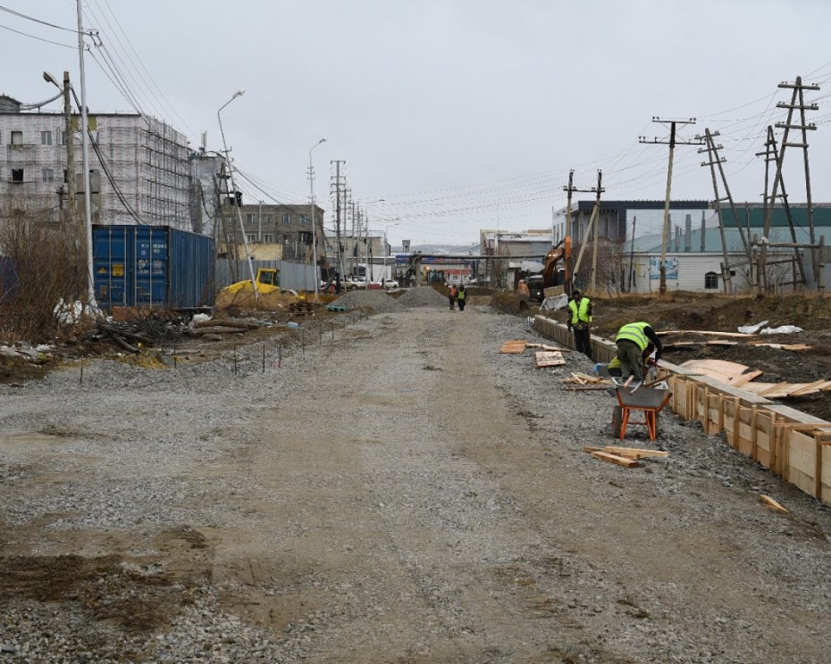 В Якутске проверили ход дорожных работ в рамках нацпроекта «Безопасные качественные дороги»
