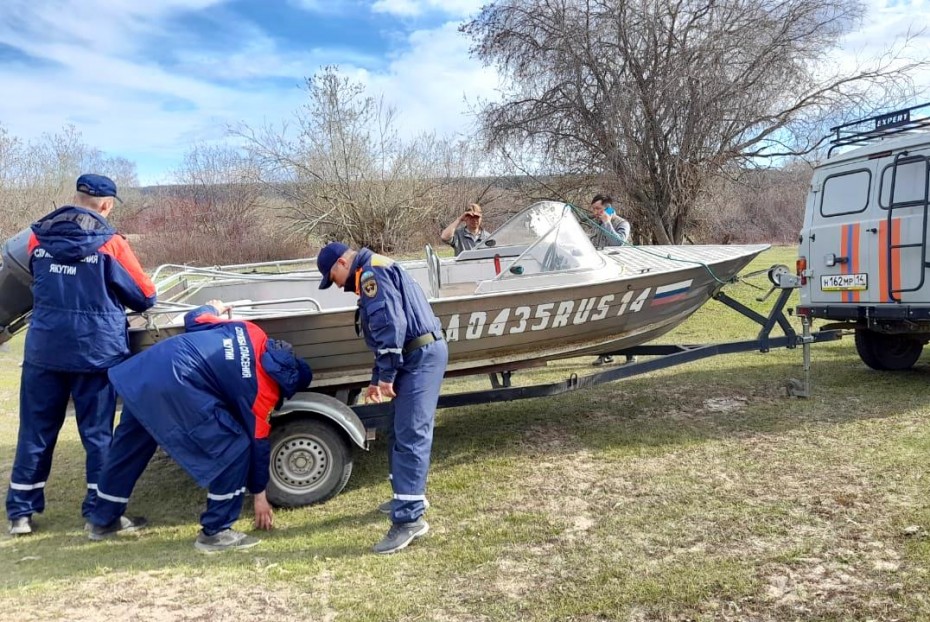 В Намском, Кобяйском районах и Якутске работают наблюдательные посты спасателей