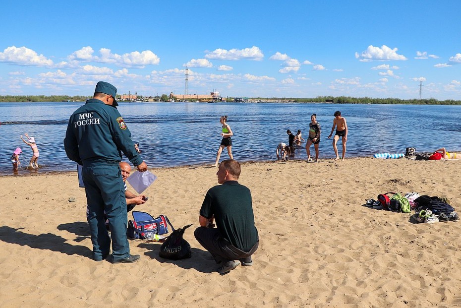 Пляжные места Якутска проверяются инспекторами ГИМС