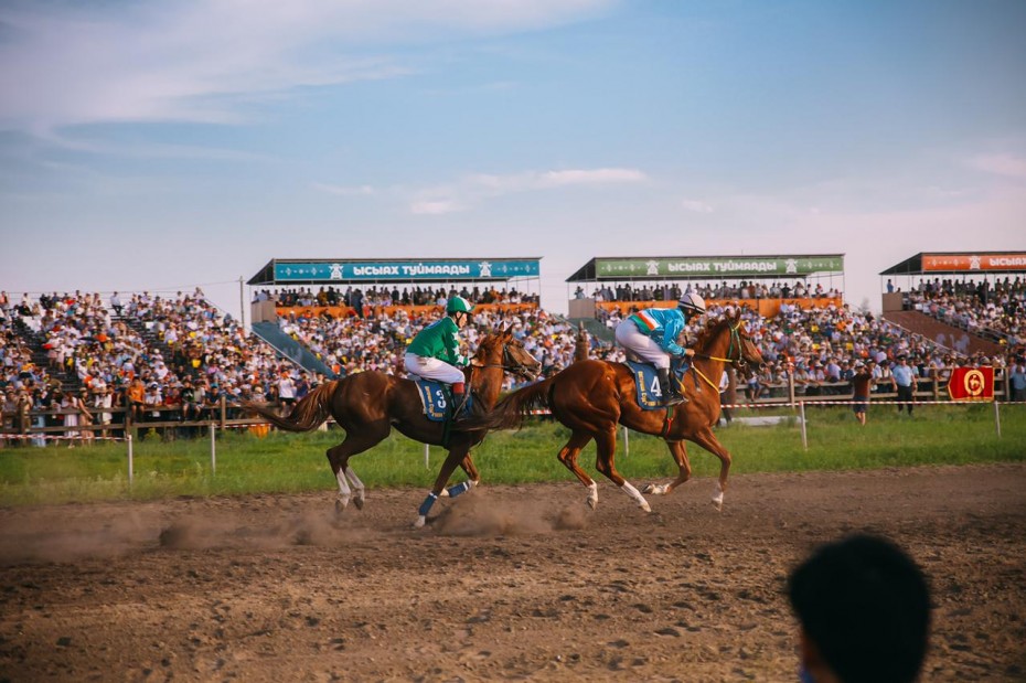 Победителем конных скачек на приз Главы Якутии стал скакун Крит Мегино-Кангаласского улуса