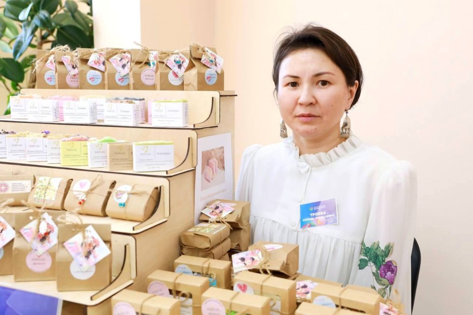 Самозанятая Любовь Троева благодаря соцконтракту запустила собственное производство мыла