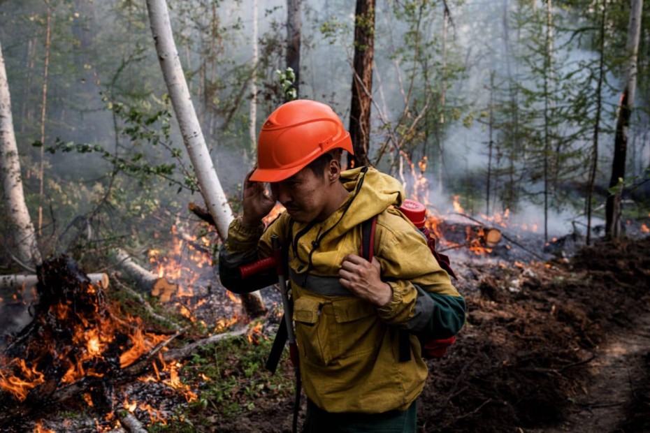 54 лесных пожара действуют в Якутии по состоянию на 6 августа