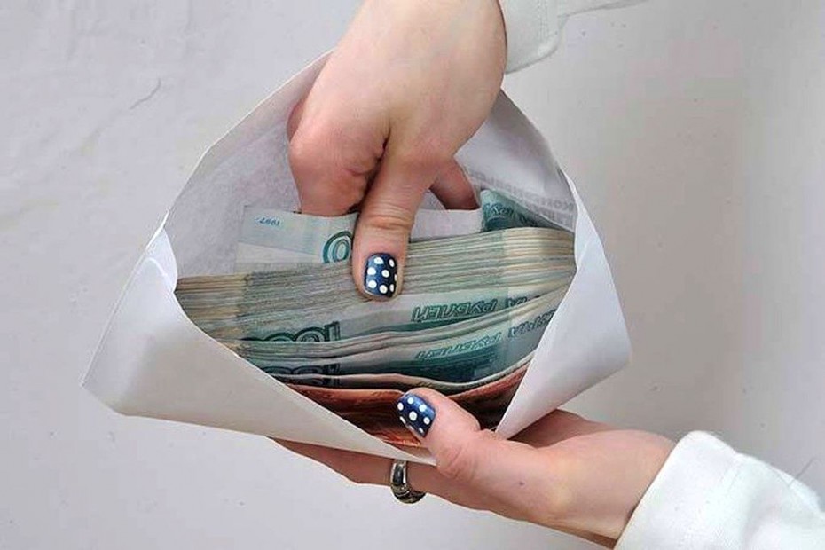 Следовательница в Якутии пыталась дать взятку полмиллиона рублей, что бы отмазать родственника