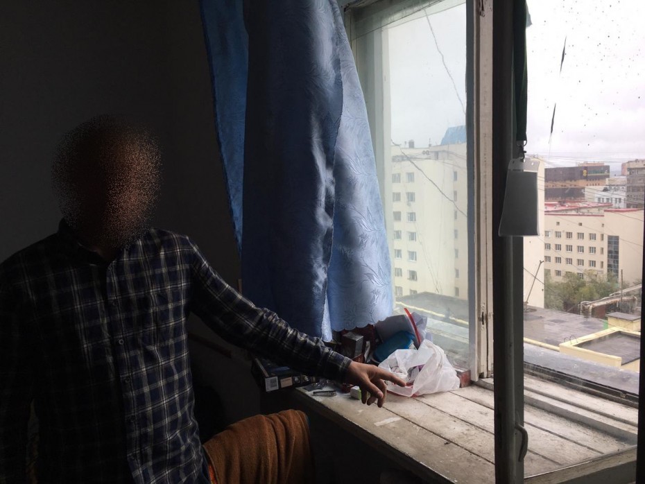 Отец алкоголик угрожал скинуть с окна родных детей в Якутске – возбуждено уголовное дело