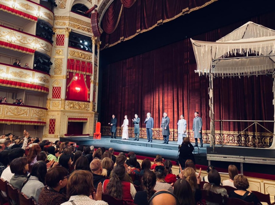 Саха театр впервые представляет спектакли на сцене Александринского театра