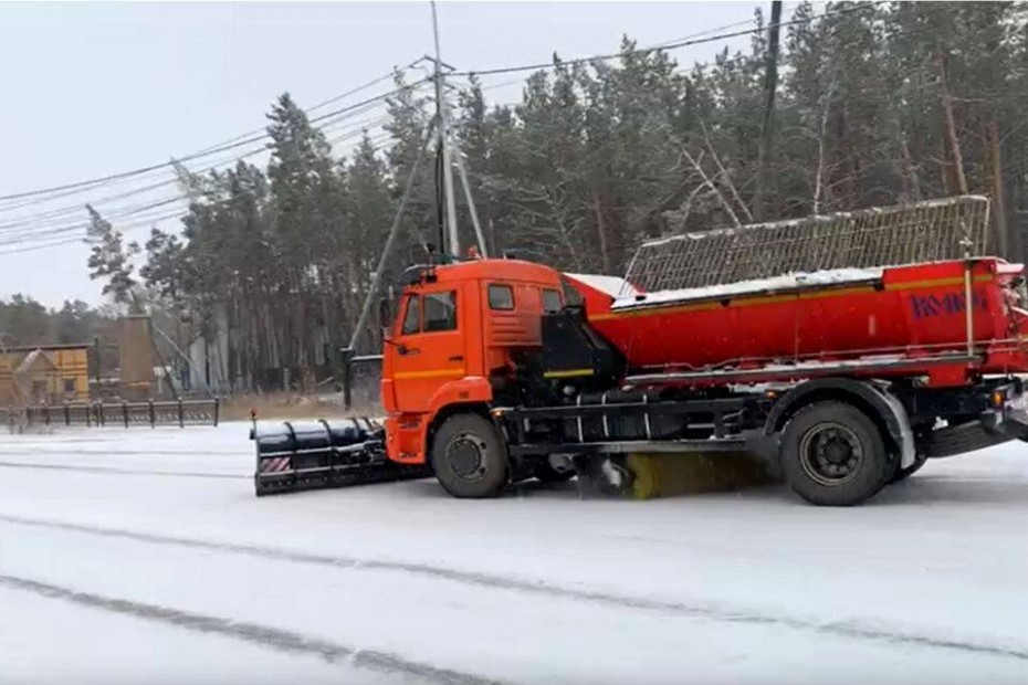Мэрия Якутска заявила о переходе на зимний режим в связи с выпавшим снегом