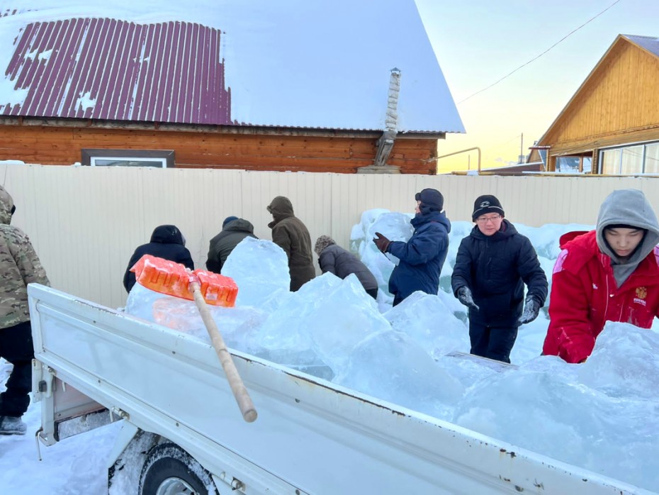 Семьям участников СВО заготовили и доставили лед на зиму