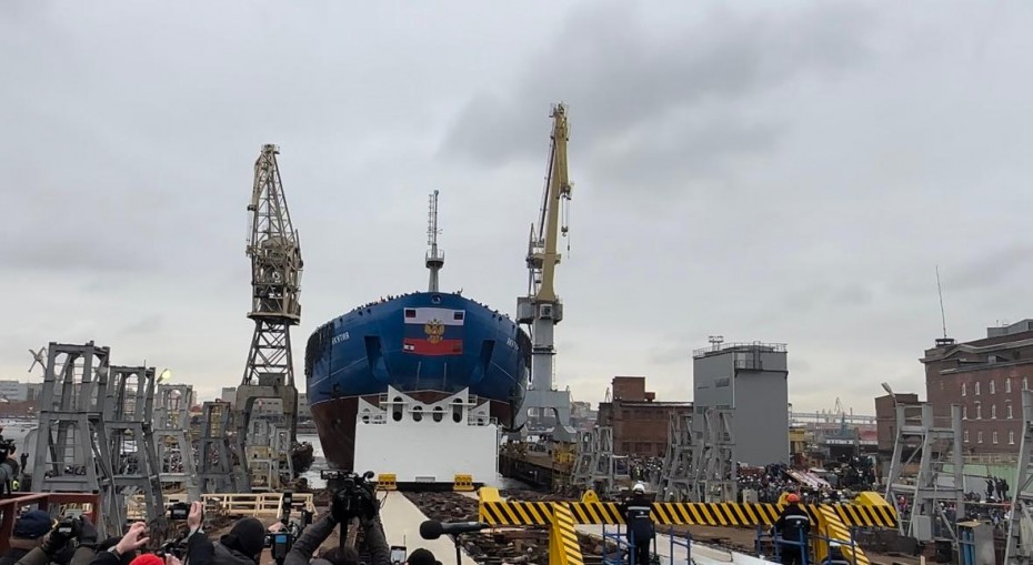 Состоялся торжественный спуск на воду атомного ледокола «Якутия»