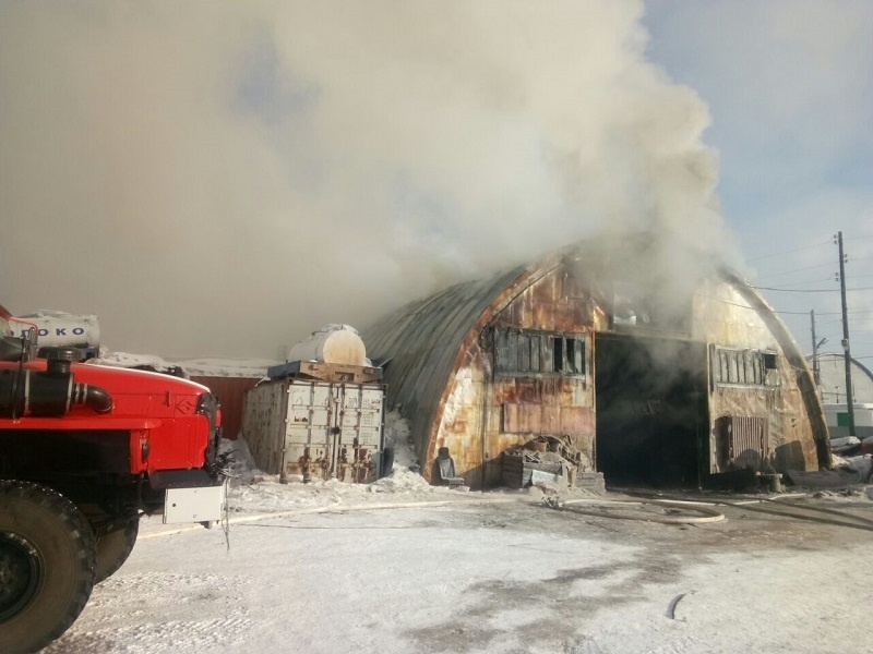 Частная баня и склад пострадали от огня в  Мегино-Кангаласском и Вилюйском районах