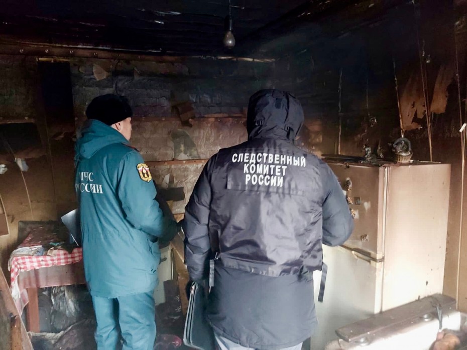 Следствие устанавливает обстоятельства гибели женщины при пожаре в квартире на улице Пионерской в городе Якутске