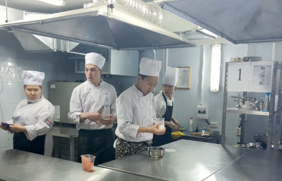 Конкурс юных поваров и кондитеров прошел в Якутии