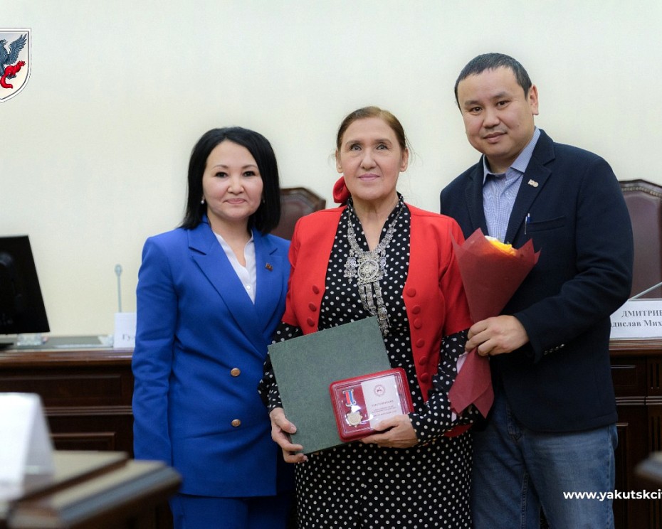 Активистов Губинского округа наградили в Окружной администрации города Якутска