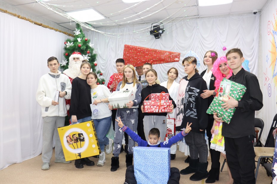Новый год с ЯТЭК: исполнение желаний, помощь пожилым и ледовая сказка