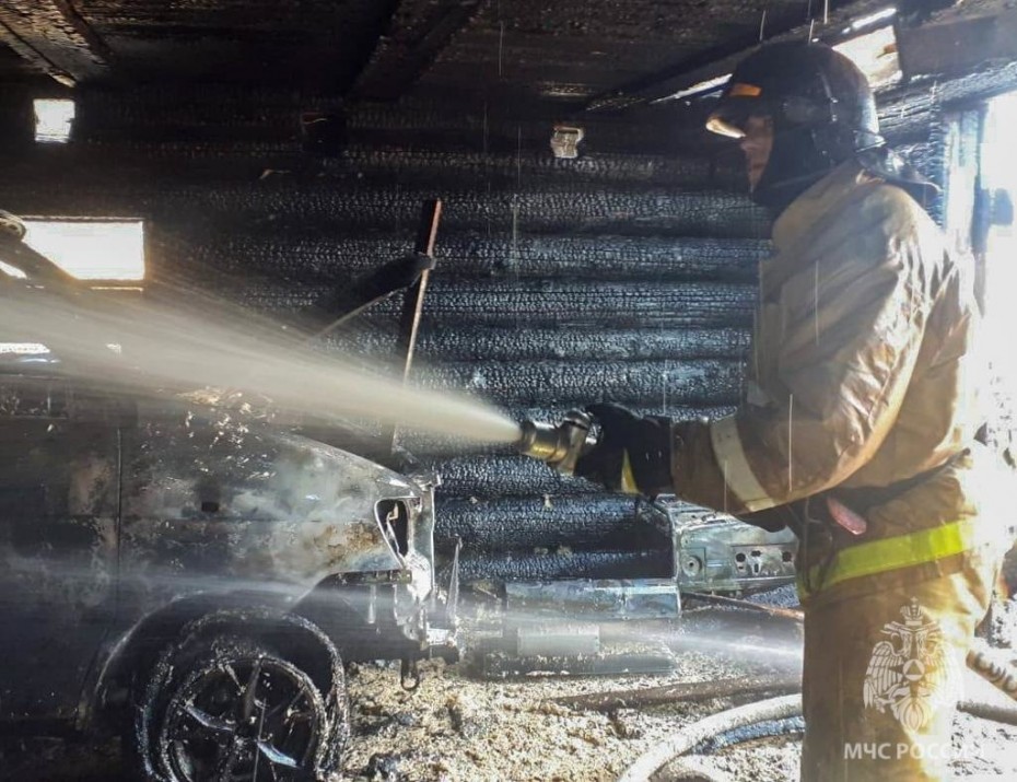 Шиномонтажная мастерская, гараж и расселенный дом горели за минувшие сутки в Якутии