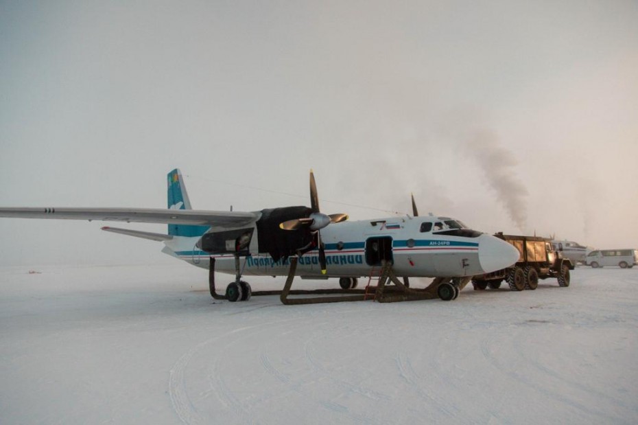 Организована проверка в связи с возникновением трещины на стекле самолета вылетевшего в Сунтар из Якутска