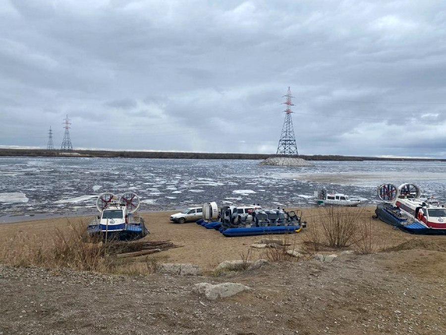 Минтранс Якутии: На Лене подход к берегу Нижнего Бестяха затруднен из-за большого количества льда