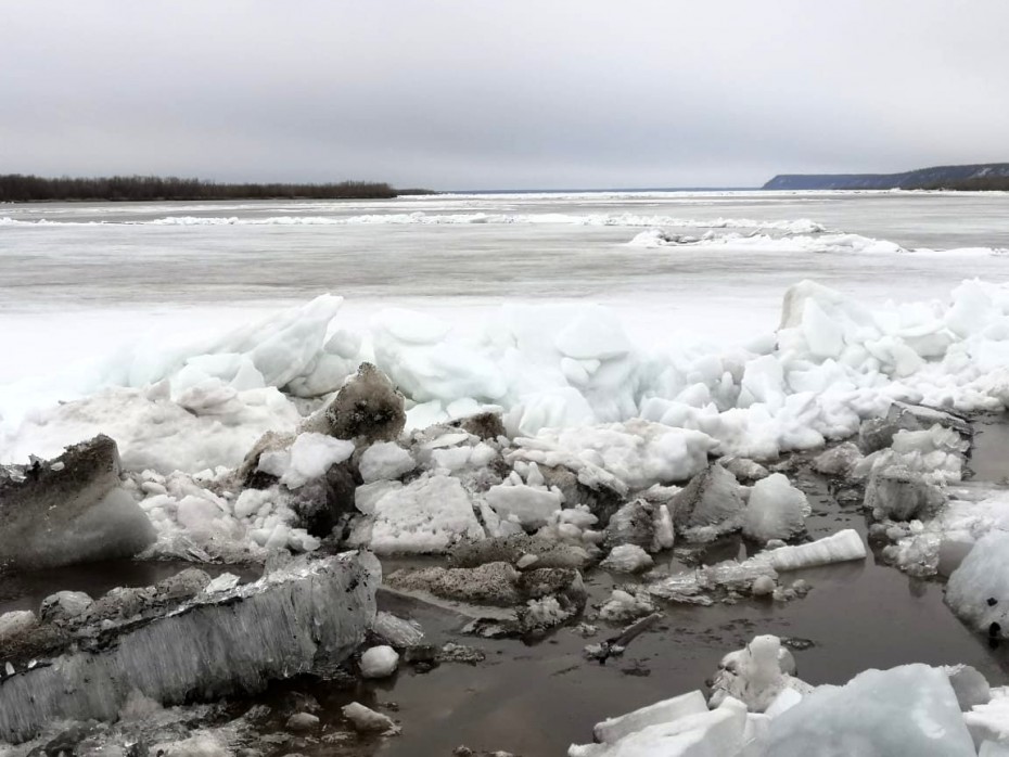 Госком ОБЖ Якутии: Нижняя кромка льда на реке Лена находится возле города Усть-Кут
