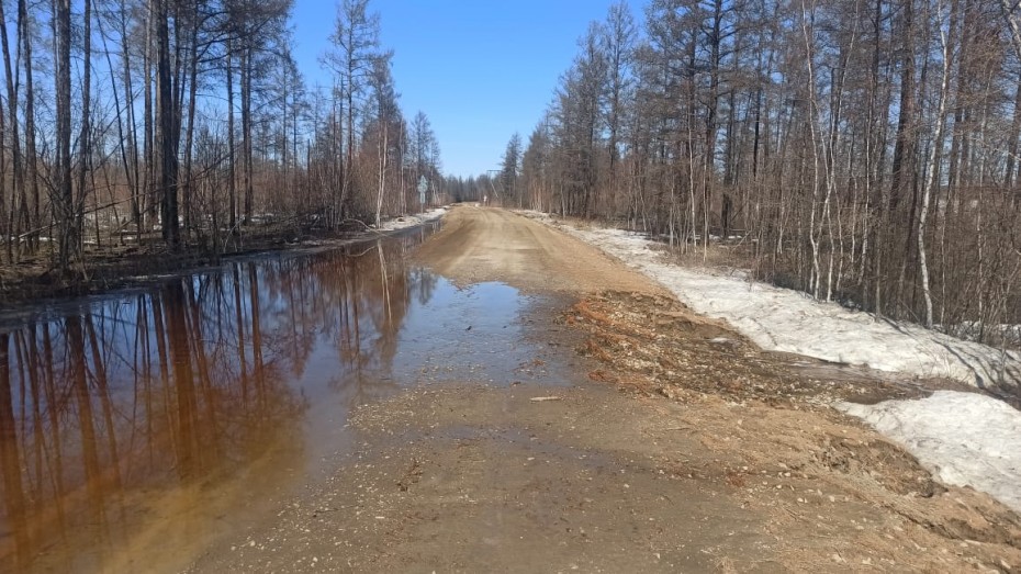 Закрыт проезд на автодороге «Мюрю»: На четырех региональных дорогах Якутии сохраняется угроза размыва