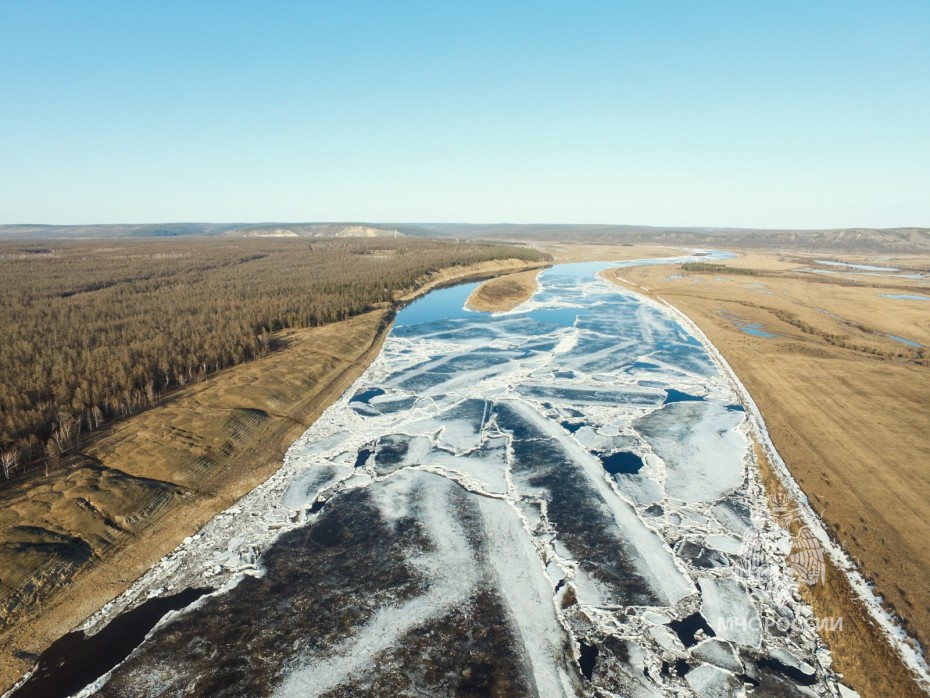 Нижняя кромка ледохода находится в 230 км от границы Якутии - за сутки он продвинулся на 134 км