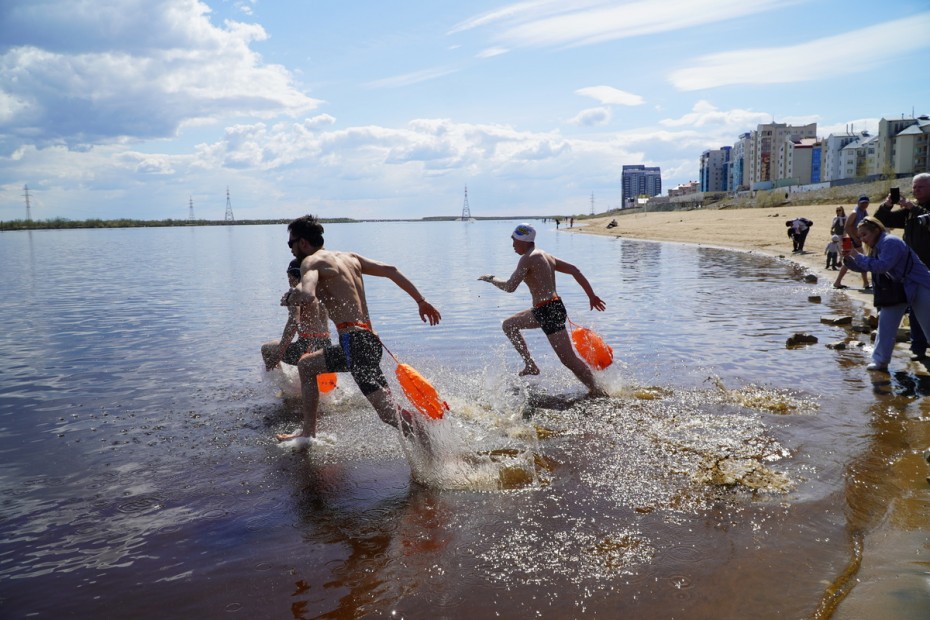 Соревнования по плаванию в холодной воде памяти Владимира Членова прошли в Якутске