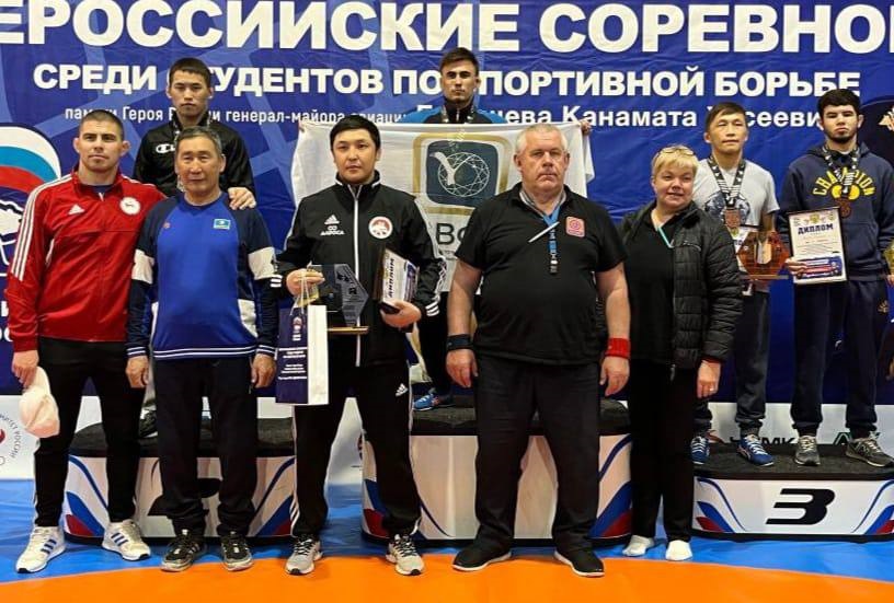 Борцы Якутии завоевали девять медалей чемпионата России среди студентов