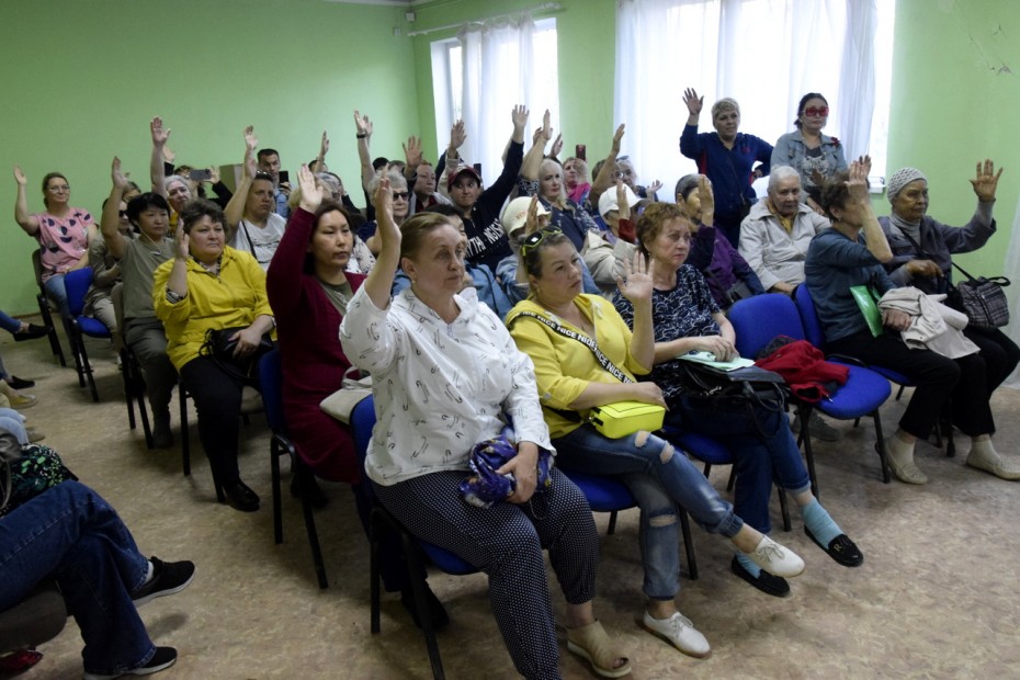 После отмененного митинга: Жители Строительного округа проголосовали за резолюцию в адрес властей Якутии