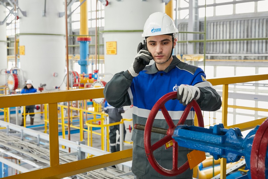 Как на промыслах «Газпром добыча Ноябрьск» подготавливают голубое топливо