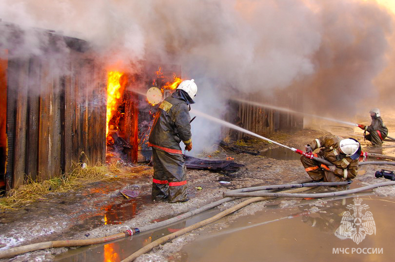 Конебаза сгорела из-за грозы в Мегино-Кангаласском районе