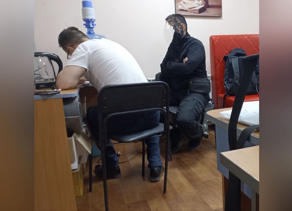 «Ищут экстремизм»: Виталий Обедин прокомментировал визит полиции в штаб «Партии дела»