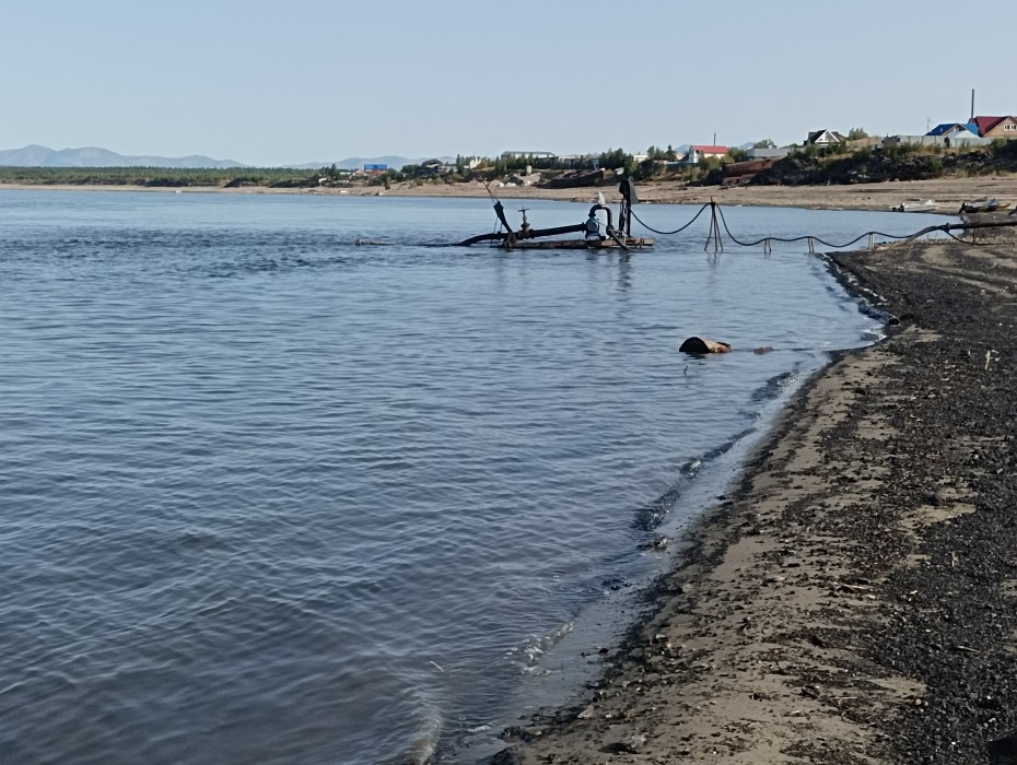 Металлолом и признаки загрязнения нефтепродуктами выявили на реке Лена в Кобяйском районе