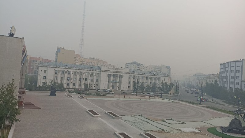 Якутск заволокло дымом от лесных пожаров в Хабаровском крае, Амурской области и Усть-Майском улусе